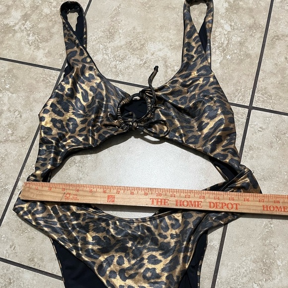 Leopard Print Women's One-Piece Swimsuit - Picture 5 of 6